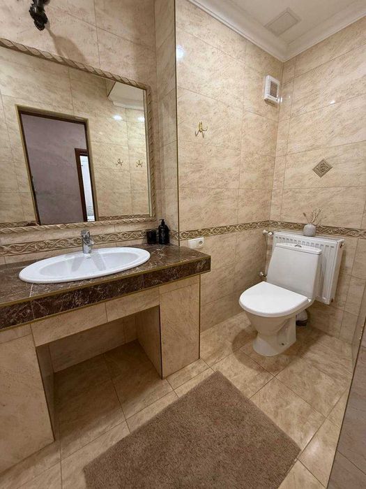 Оренда 4к будинку з гаражем на Карачунах