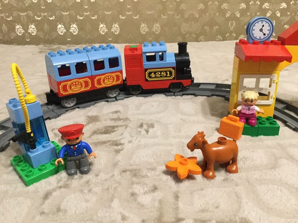 Набор Лего Дупло, железная дорога, оригинал.