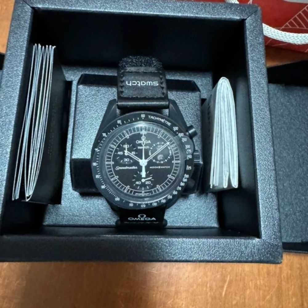 Omega Swatch Snoopy SO33B700: Kolekcjonerski Hit