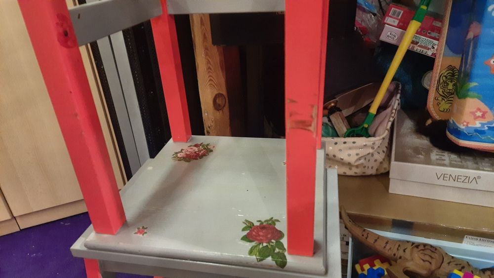 Kitchen Helper pomocnik stołek czerwony szary