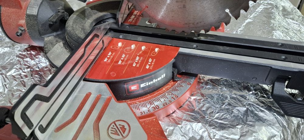 Торцовочна пила Einhel ТЕ-SM 10L Dual