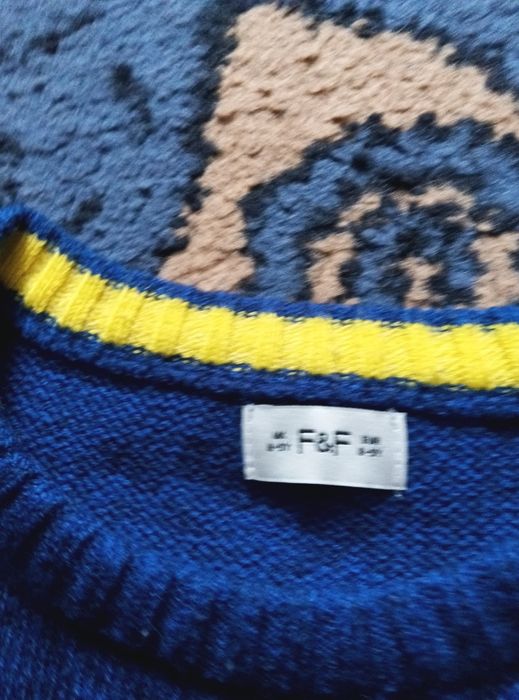 Świąteczny sweterek Mikołaj