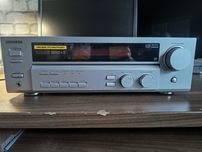 Amplituner kina domowego Kenwood
