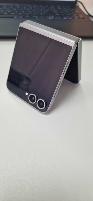 Samsung Galaxy Z Flip6 5G, 256 GB, 12GB RAM, silver shadow
