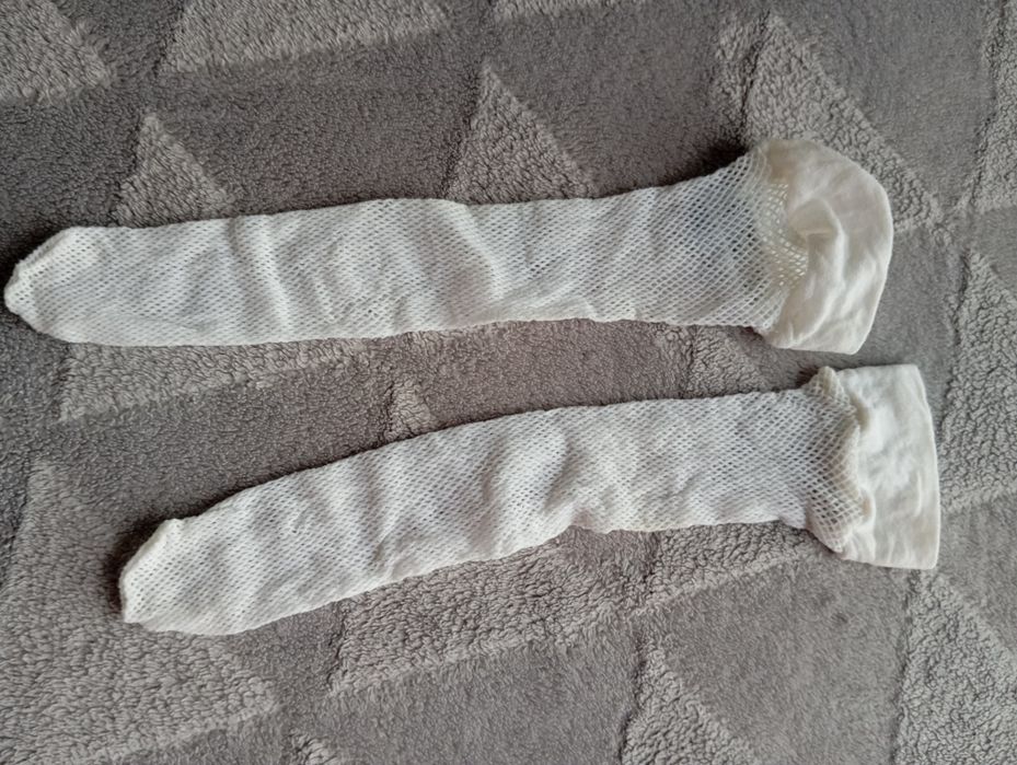 Podkolanka kabaretki białe