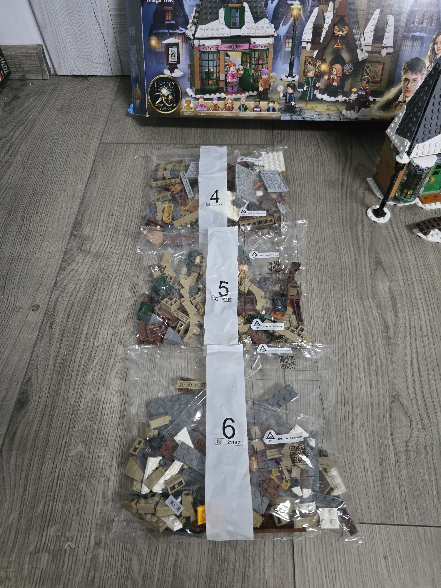 LEGO 76388 Harry Potter - Wizyta w wiosce Hogsmeade opis