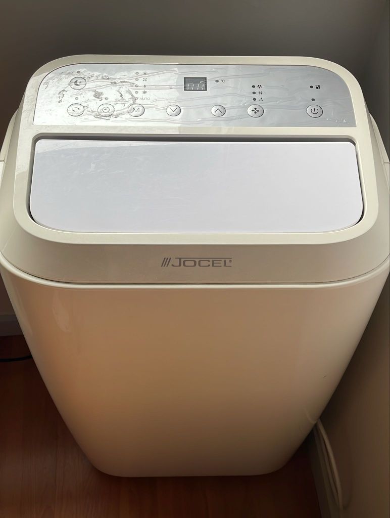 Ar condicionado portátil Jocel  com tubo exterior