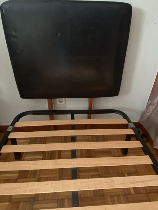 Estrado + Cabeceira Cama Solteiro em Pele