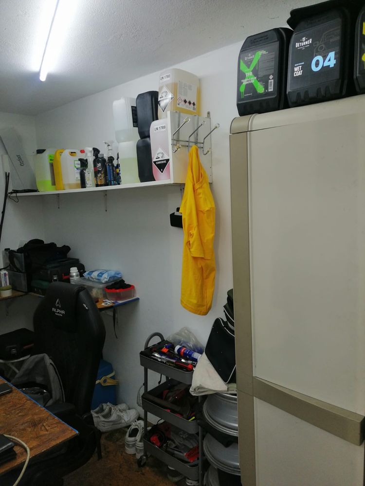 Aluga se garagem