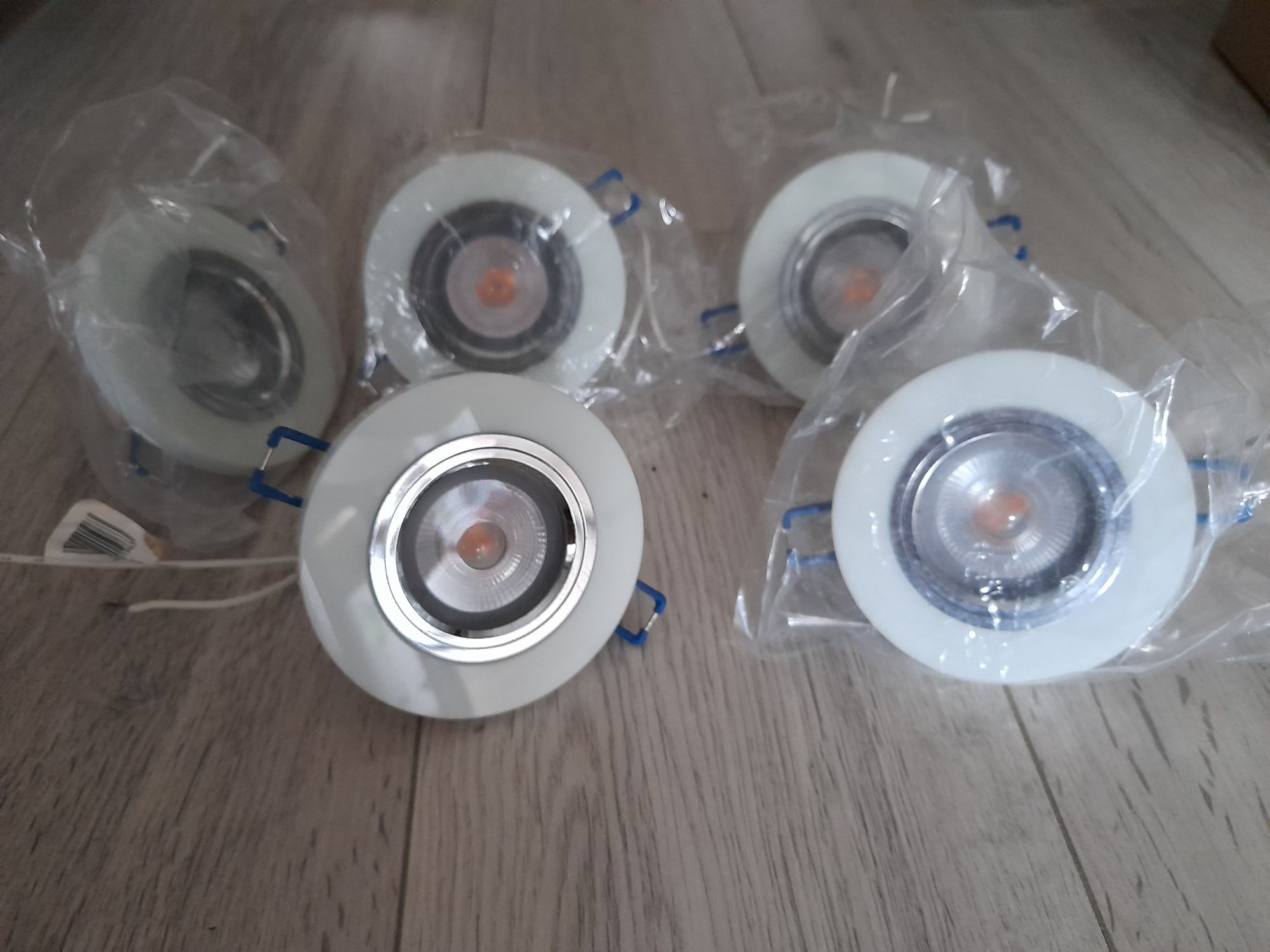 Światełka oczka oprawa led x5 z żarówkami