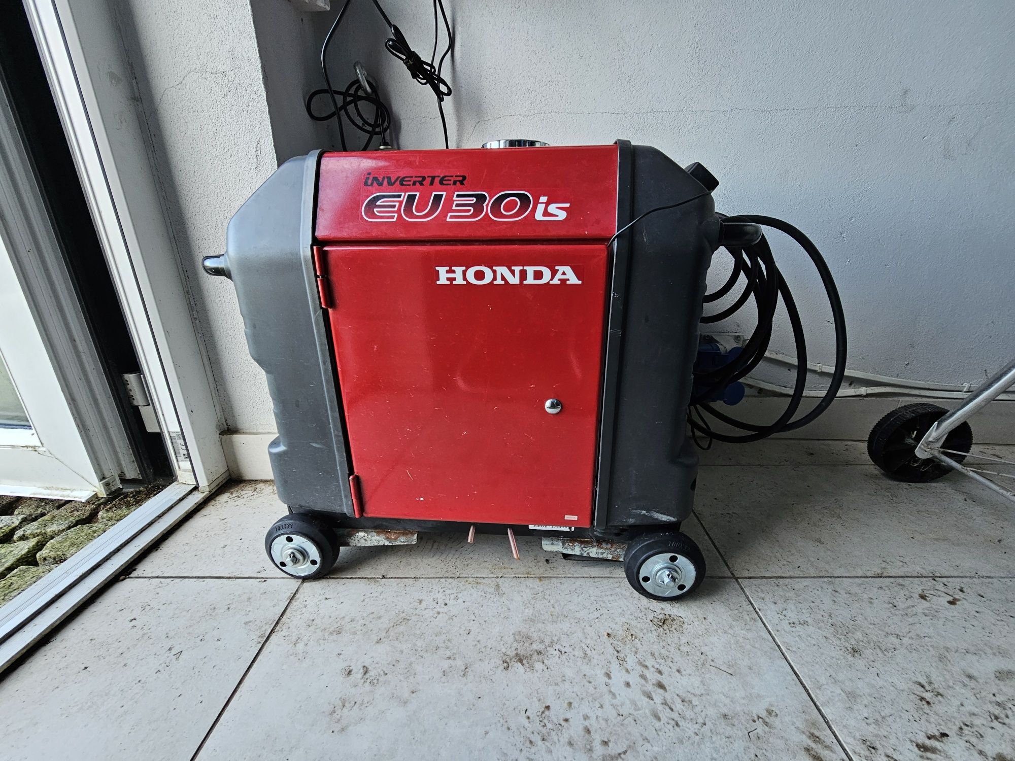 Generator Honda EU30is