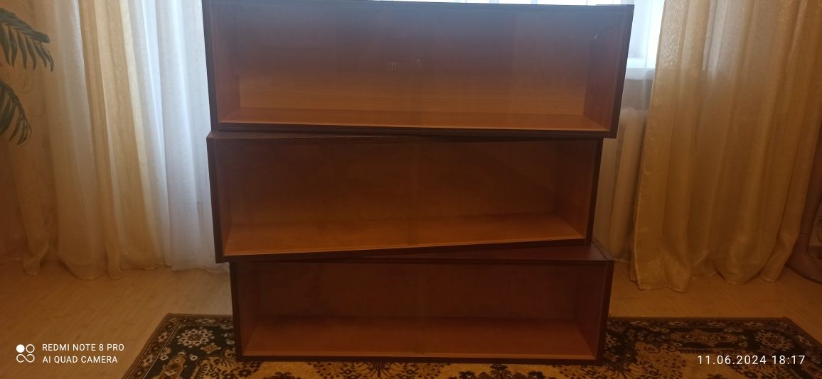Книжкові  полиці