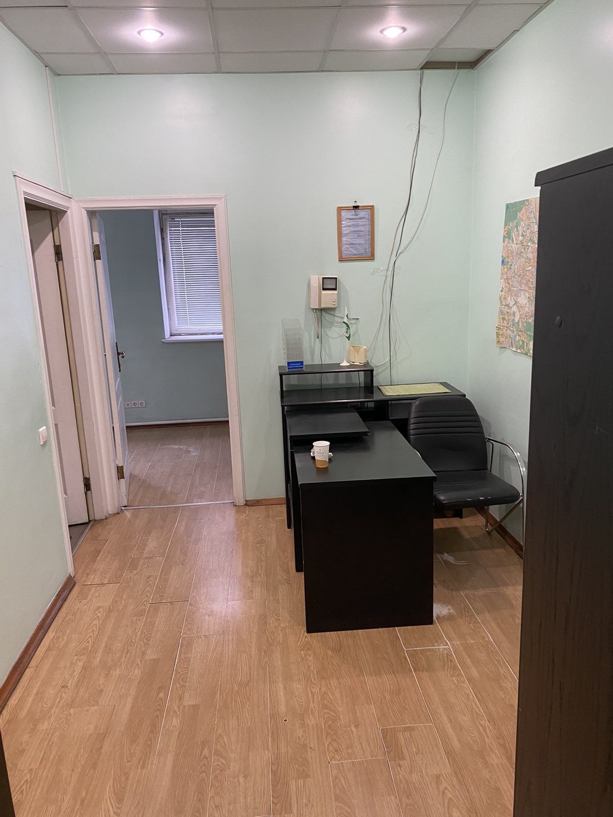 Продам помещение, Фасад, отд. вход, метро Голосеевская, ул. Демеевская