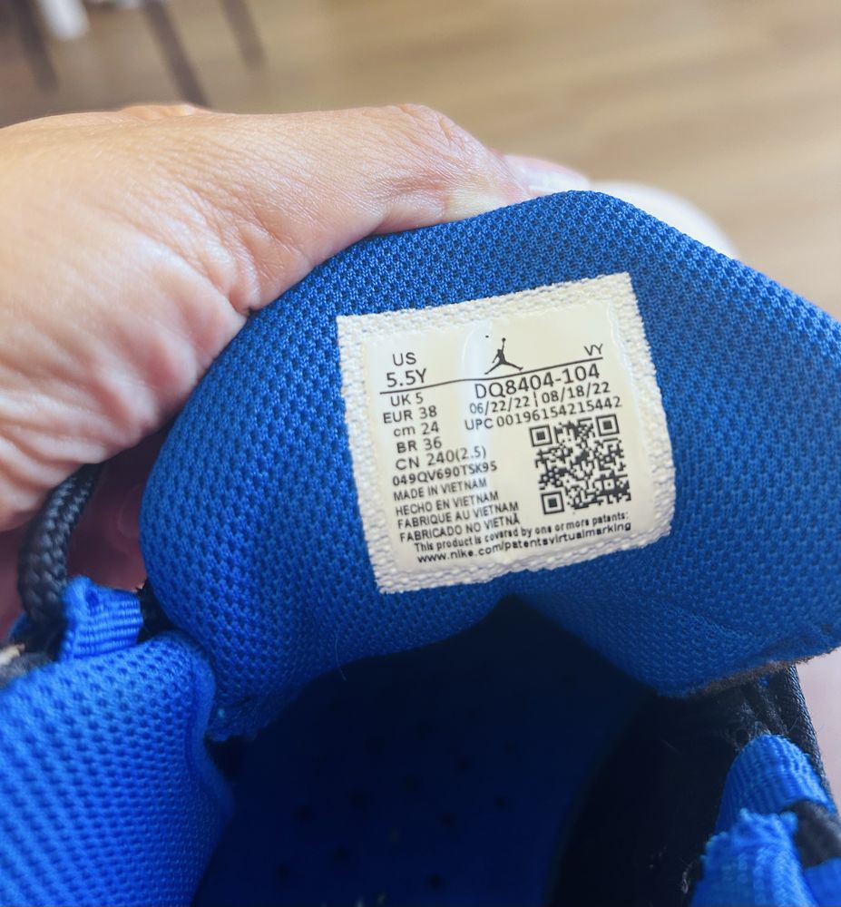 Tenis Jordan Max Aura 4