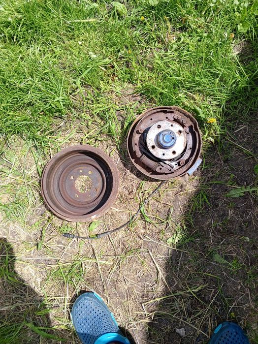 Гальмівні барабани.