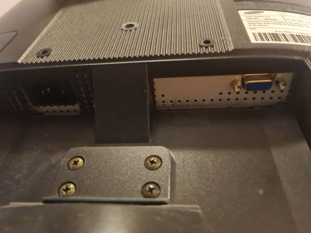 Monitor SAMSUNG SyncMaster 713N