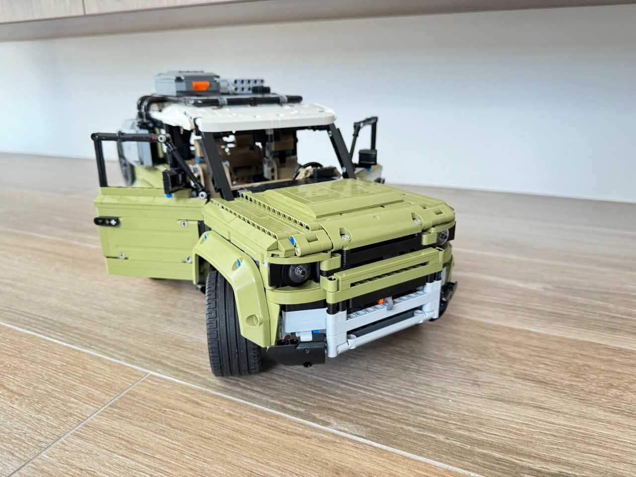 LEGO Technic Land Rover Defender 42110