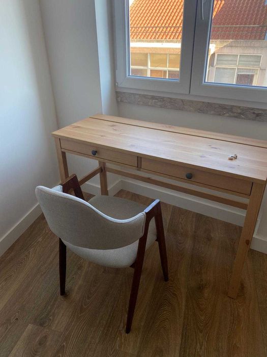 Secretária em madeira