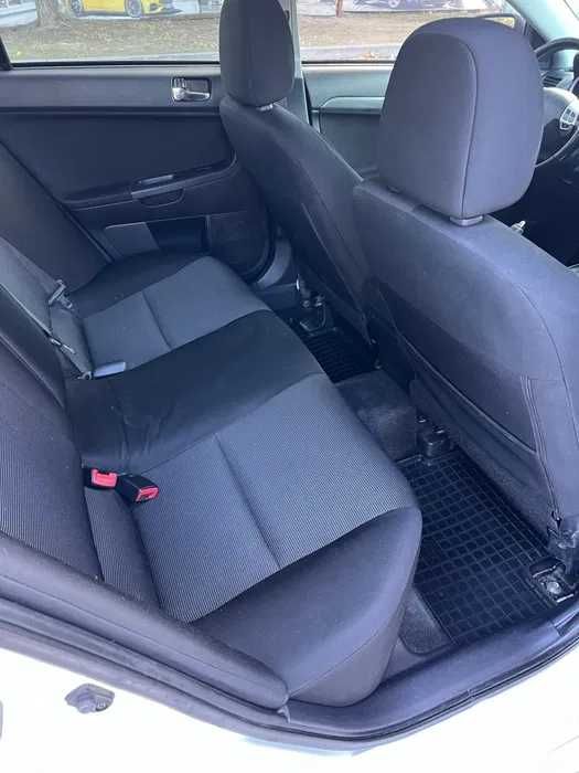 500 гривень доба Mitsubishi Lancer Оренда авто автомат газ