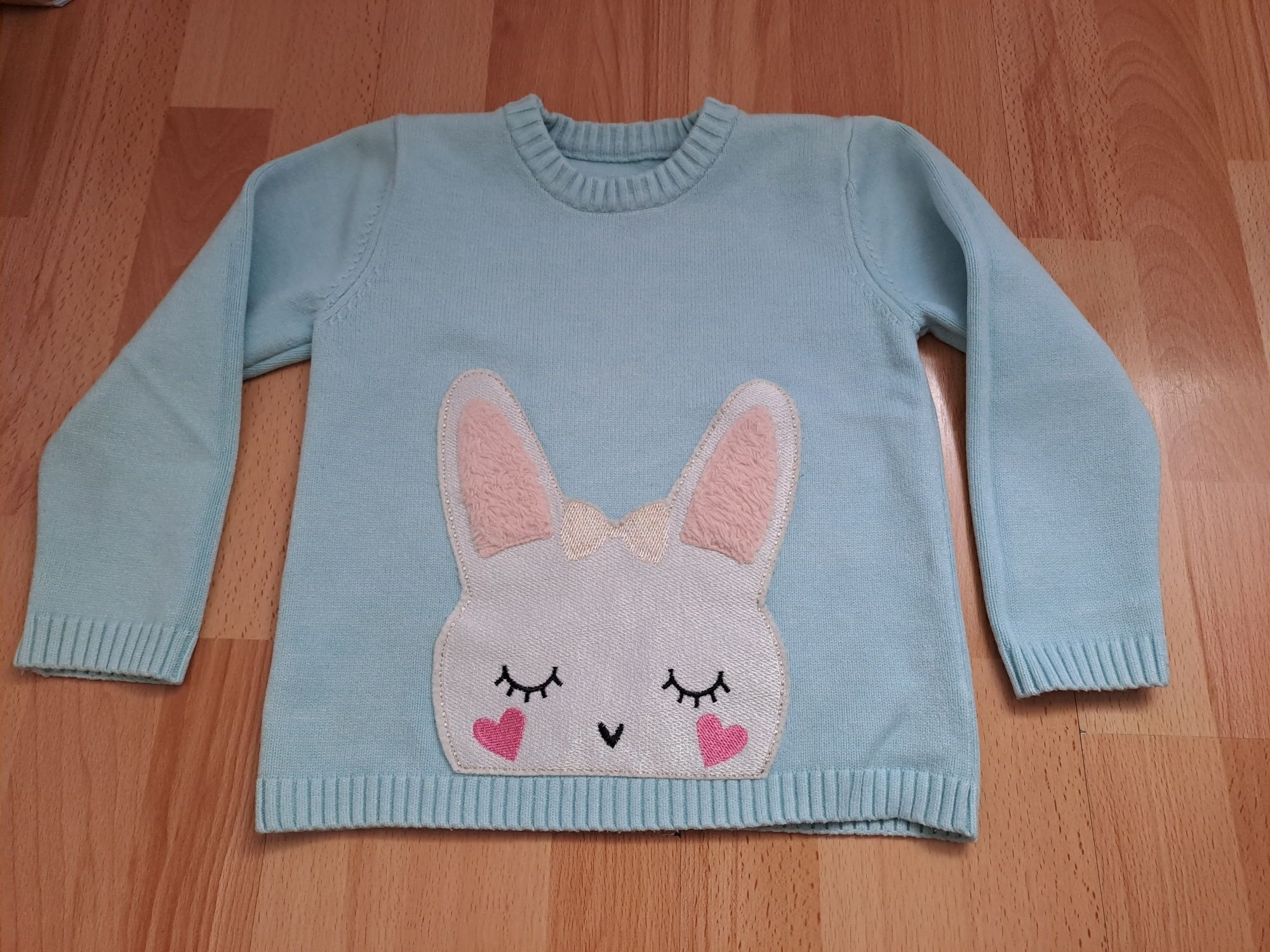Turkusowy  sweterek z króliczkiem