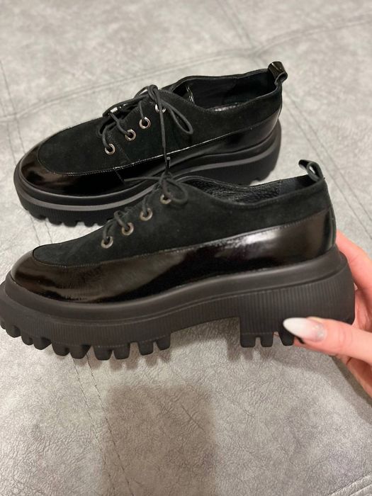 Жіночі шкіряні лофери