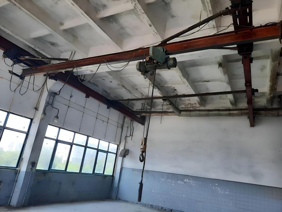 Склад 215м2 с кран-балкой и грузовым лифтом