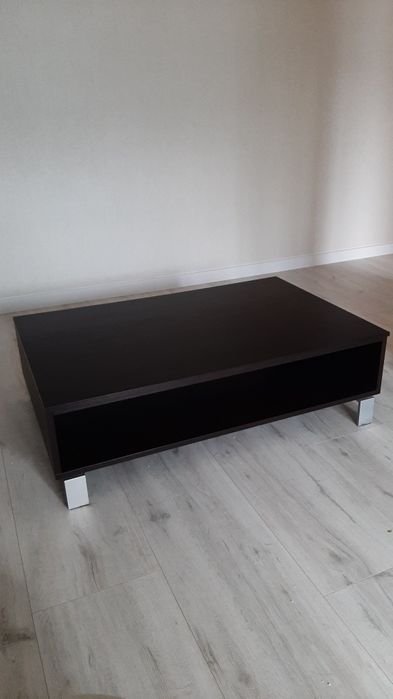 Журнальний столик