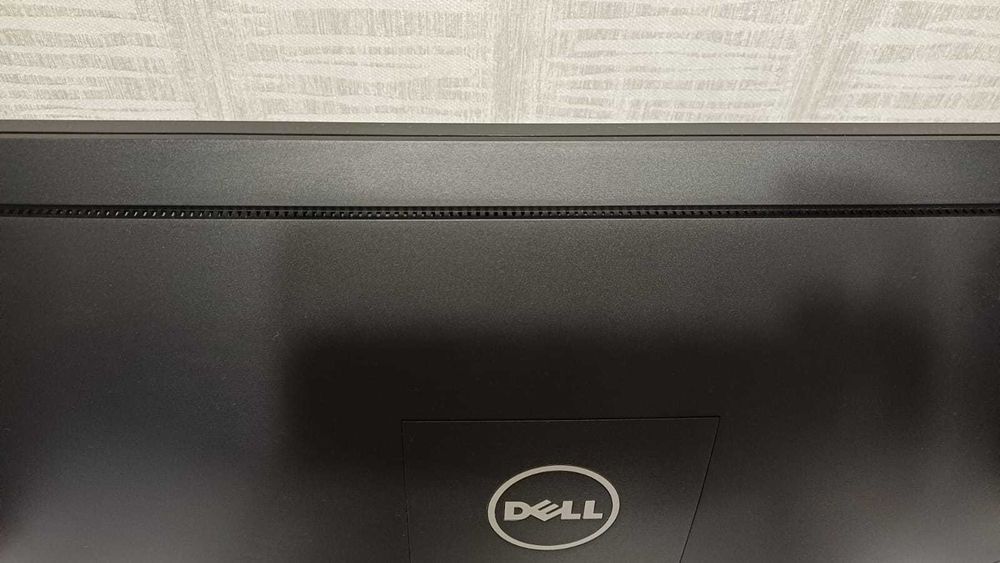 Монітор 23" Dell E2318H був користуванні