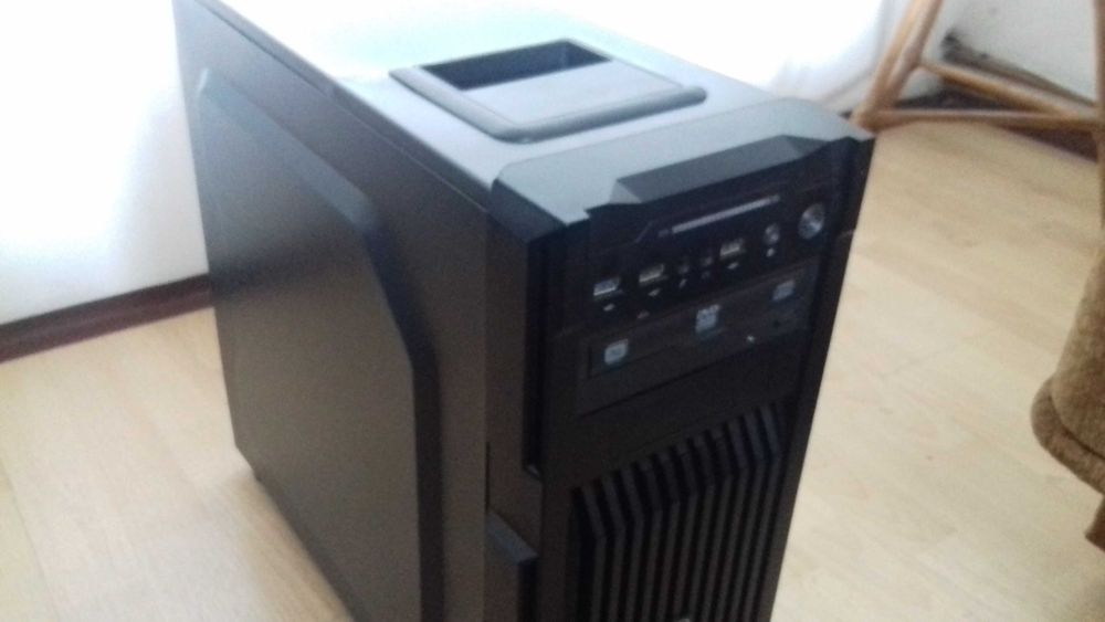 Komputer PC Procesor i5-4460,16 GB RAM, karta Gigabyte 1060 3 GB