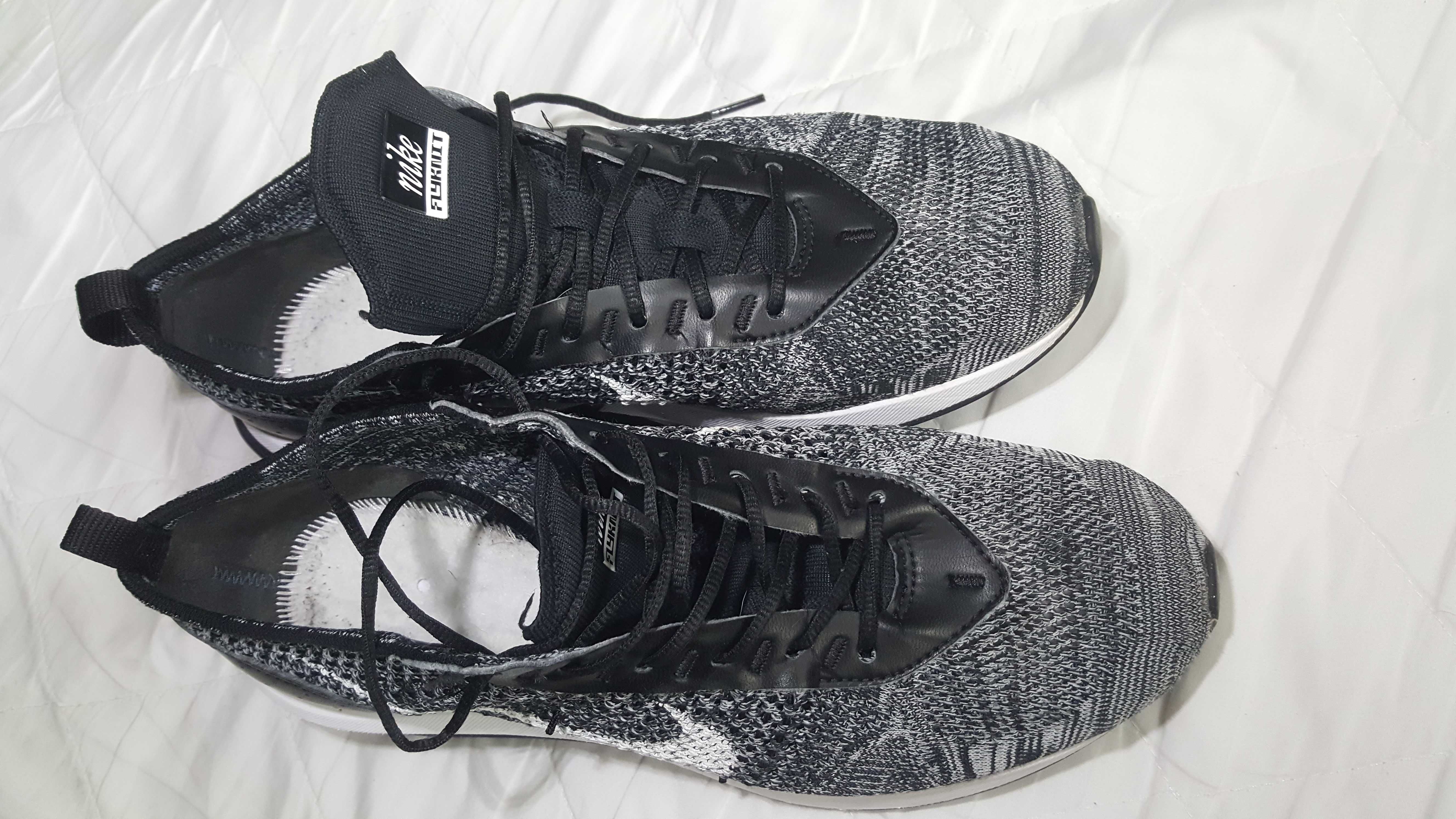 Air Max Flyknit Racer 42,5