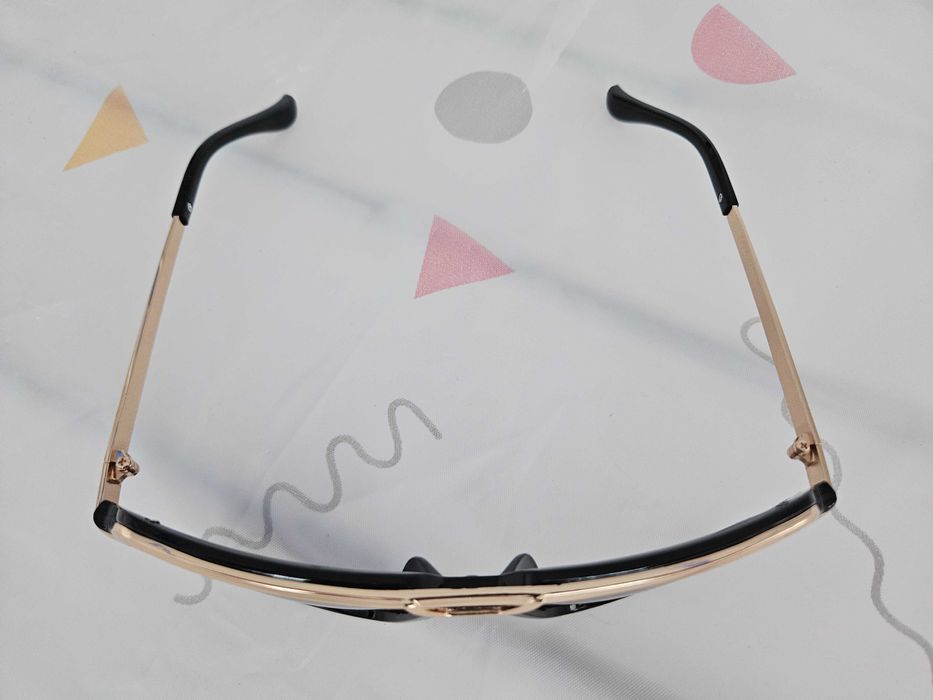 Солнцезащитные очки Cazal. Фиолетовые линзы