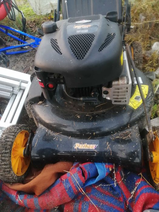 Kosiarka spalinowa Partner P53 625D