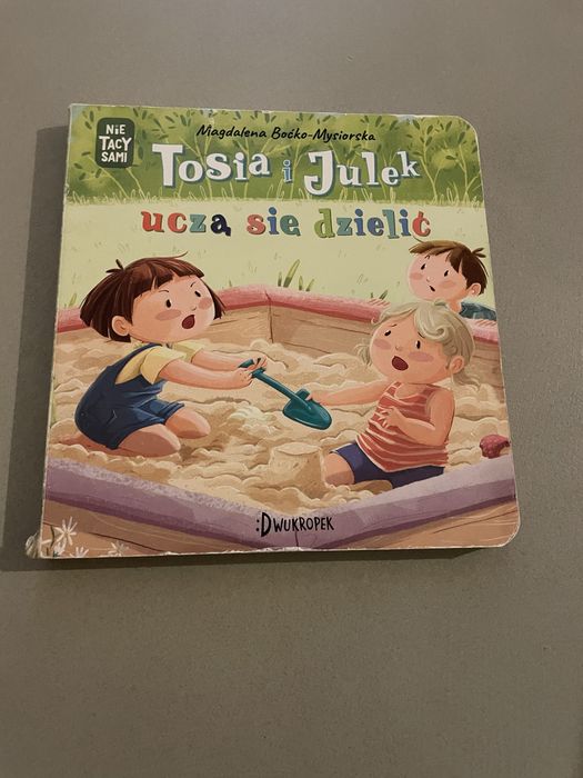 Tosia i Julek uczą się dzielić.