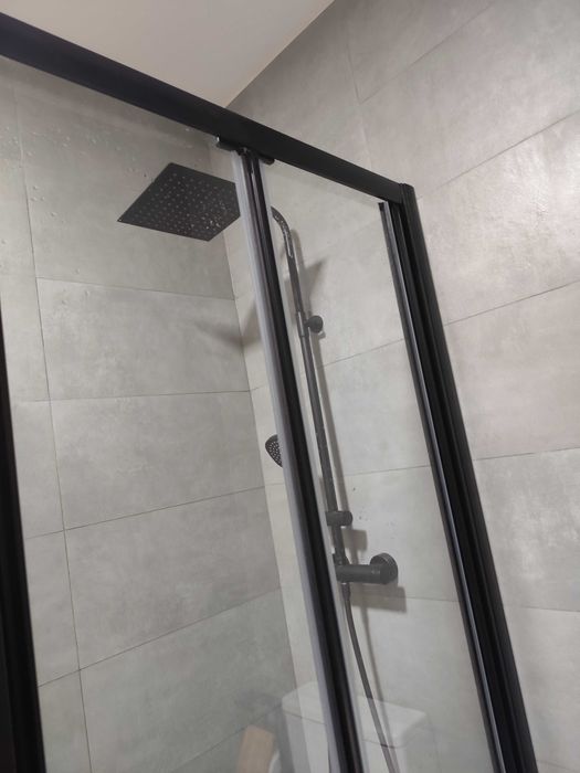 Resguardo duche de vidro fixo 70x190 e porta de fole 90-100x190.