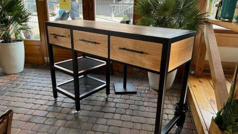 Meble z drewna i płyty wiórowej na wymiar