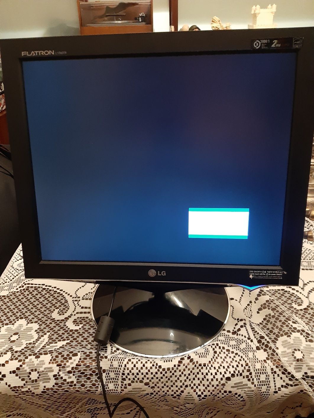 Monitor LG Flatron L1760TR