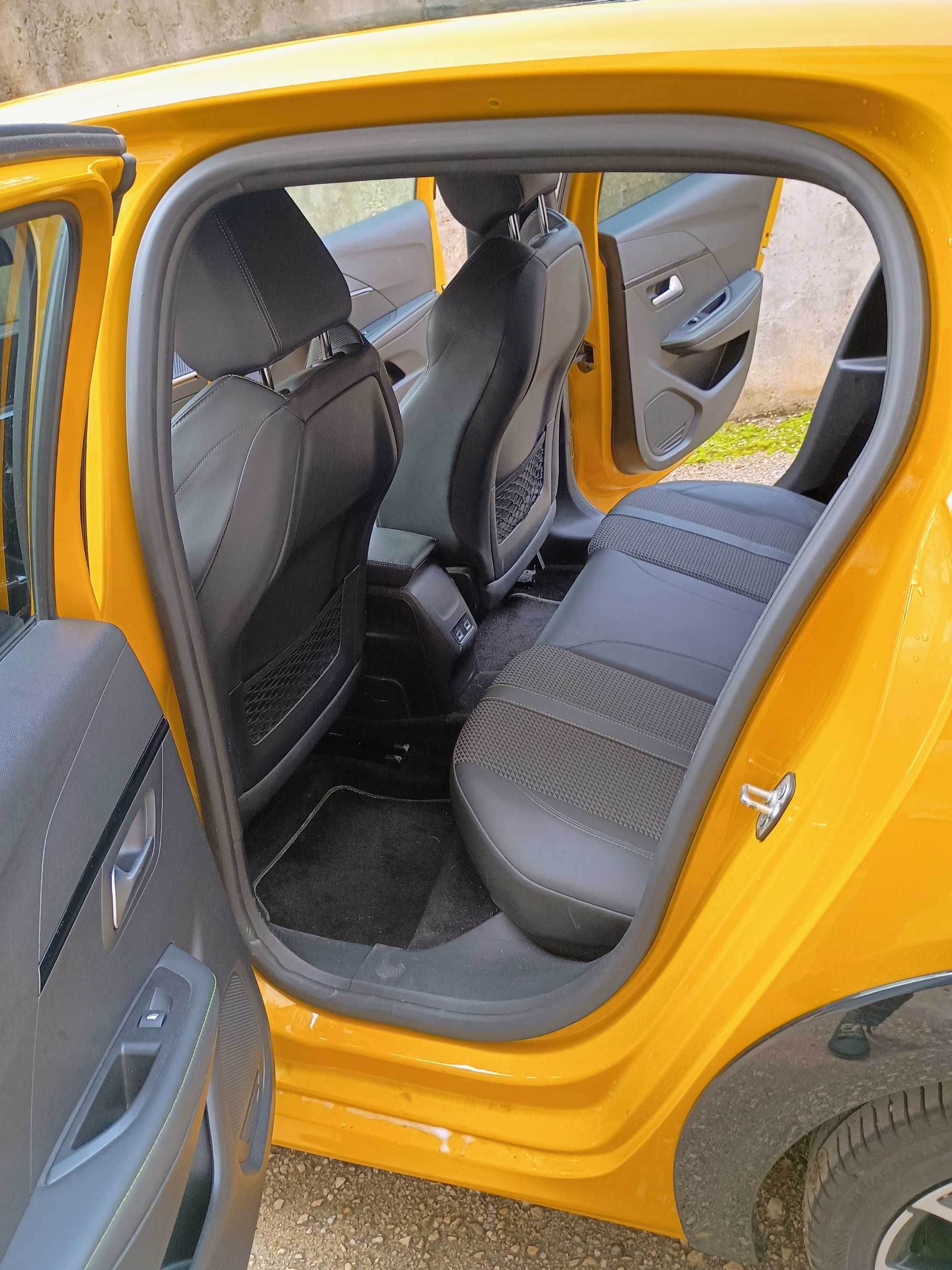 Peugeot e-208 em óptimo estado