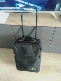 Mała walizka podróżna turystyczna samolotowa 50 x 37 x 20 cm.