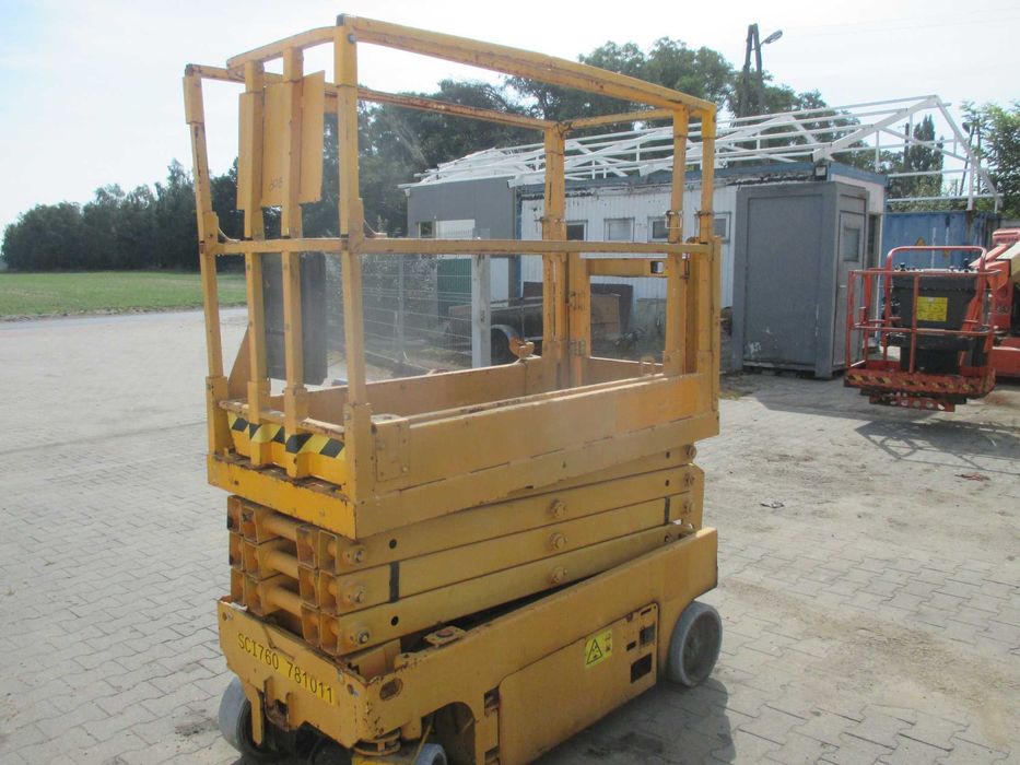 Podnośnik nożycowy Genie GS1932 - niesprawny