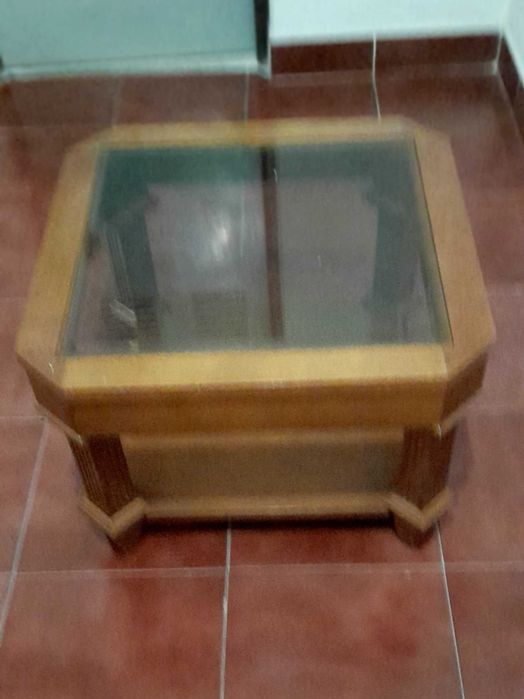 Mesa centro com vidro