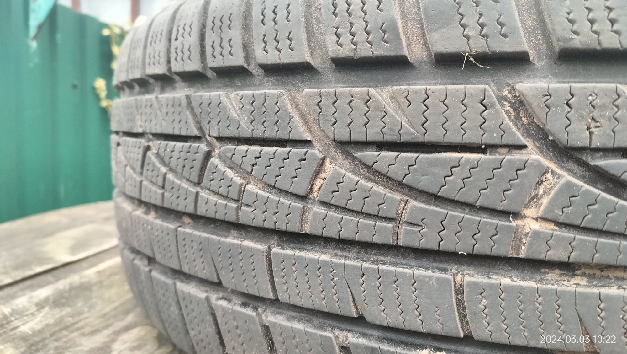 Продам б/у шини 225/60/R17 103V