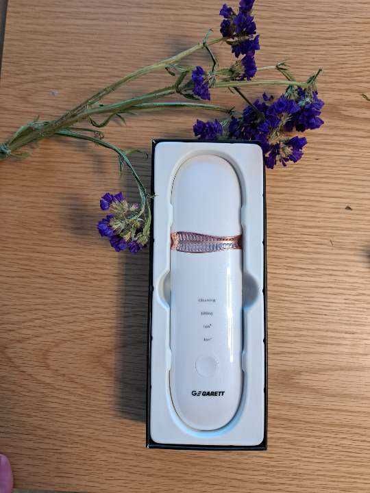 Urządzenie do peelingu kawitacyjnego twarzy Garett Beauty Sonic Scrub