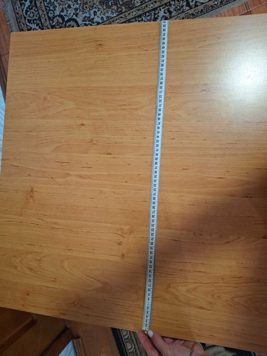 Стіл для кухні або кав'ярні