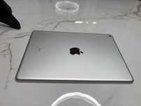 Продам iPad 9: А13, камери, Lightning, працює 10год.