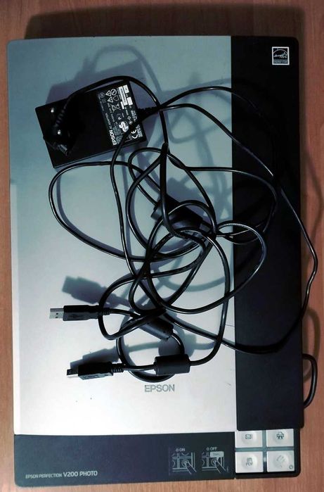 Skaner Epson Perfection V200 Photo, także do negatywów i przezroczy