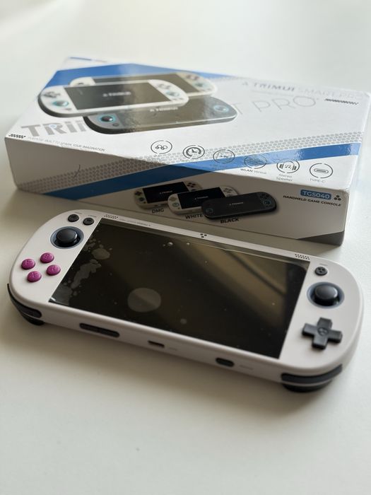 Konsola Trimui Smart Pro - przenośna retro konsola 4.96” IPS