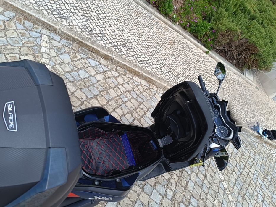 Yamaha X Max 300