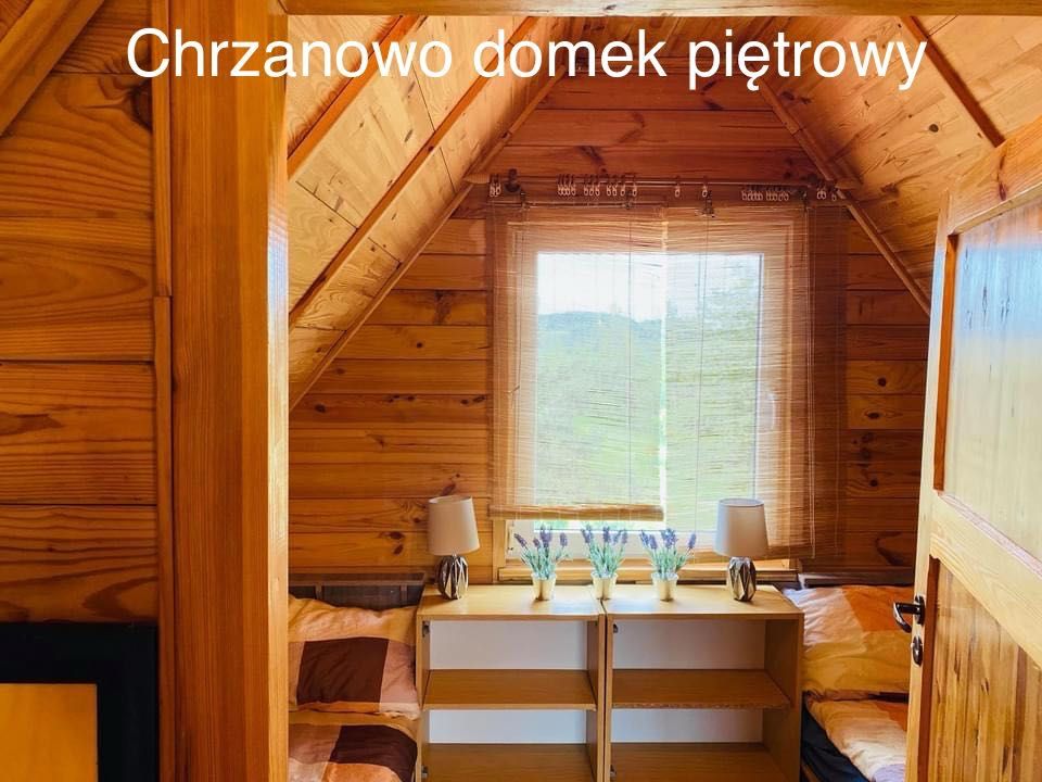 Domek piętrowy z dostępem do jeziora, z basenem