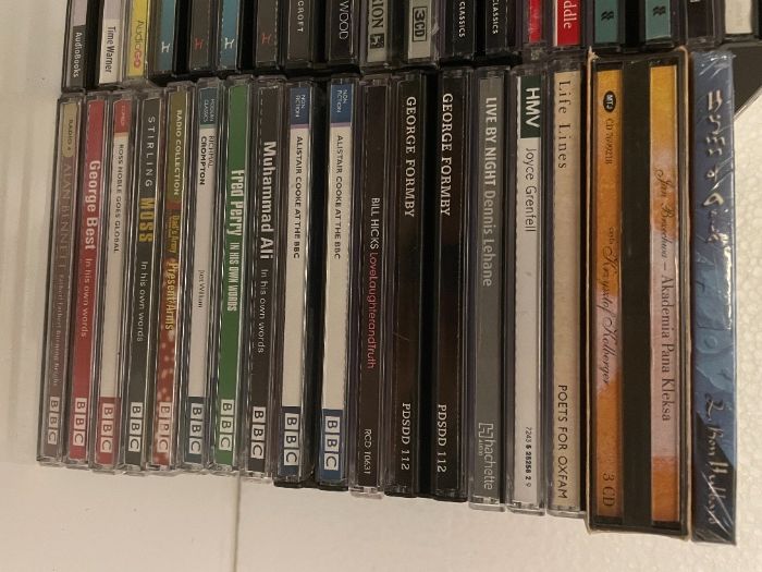 38 CD Audiobook (alguns bastante raros).