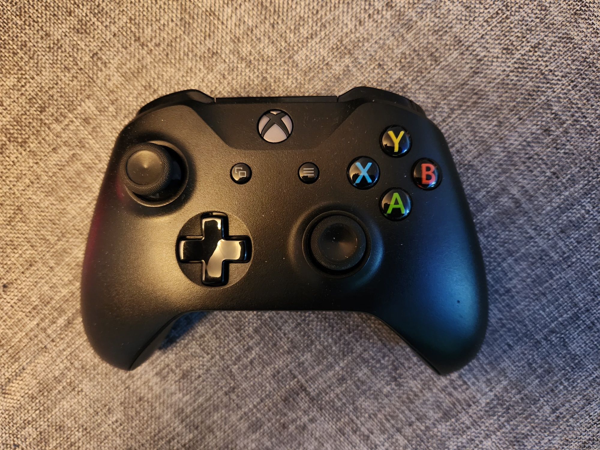 Consola Microsoft Xbox One X com Comando Oficial